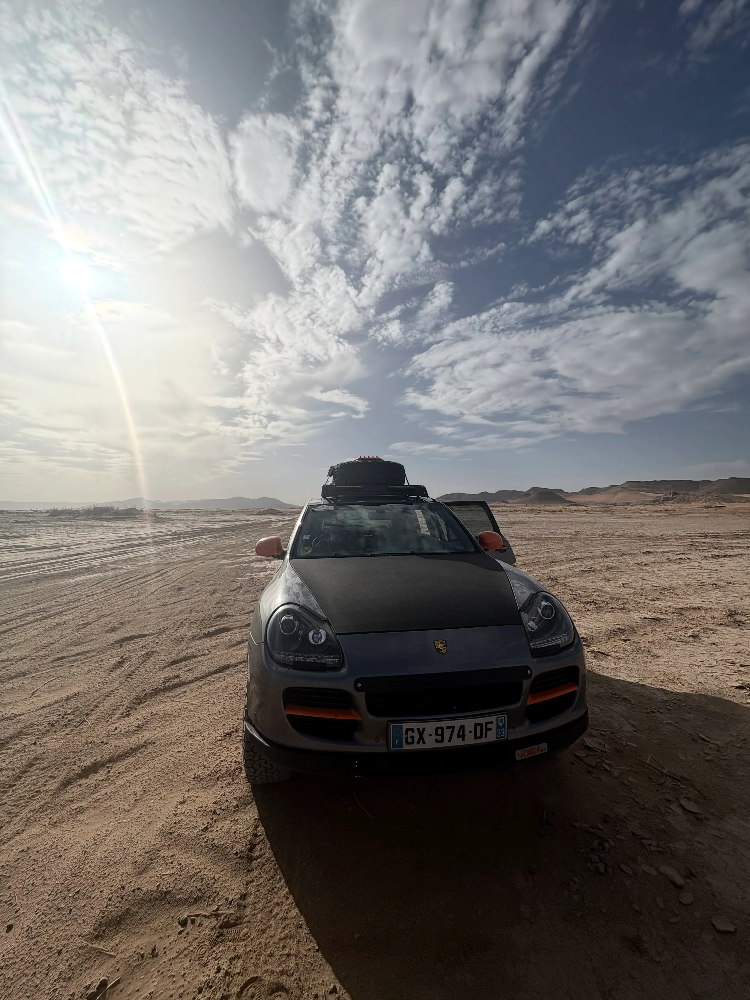 Le 4x4, fourni et préparé pour le désert